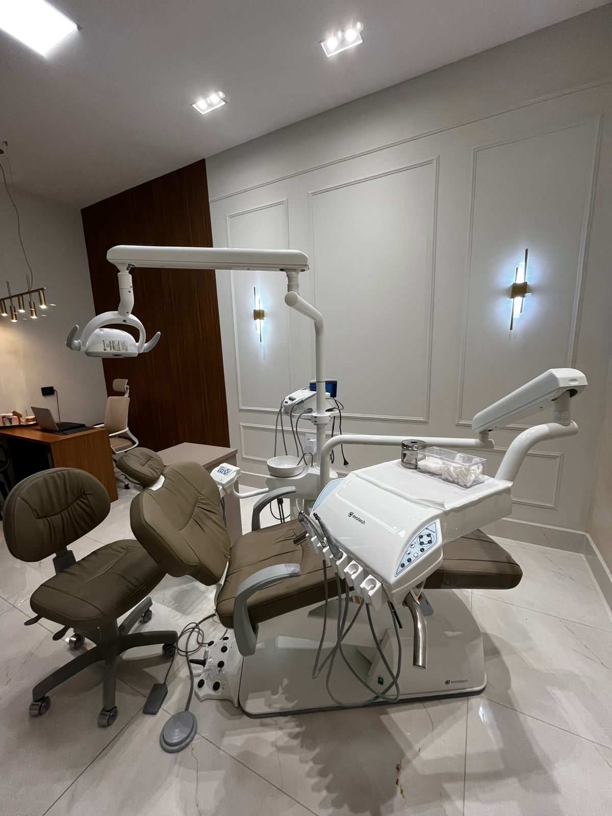 Sala de atendimento equipada